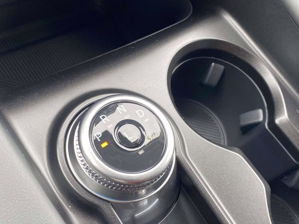 2026 Star White Metallic Tri-Coat Ford Explorer Active RWD SUV