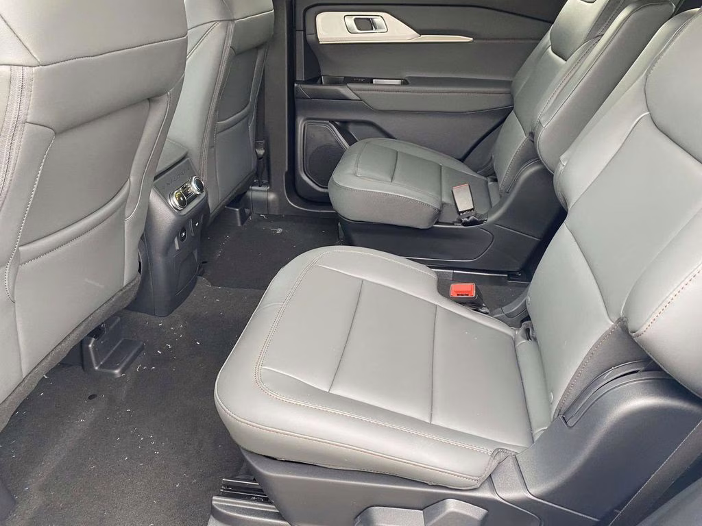 2026 Star White Metallic Tri-Coat Ford Explorer Active RWD SUV