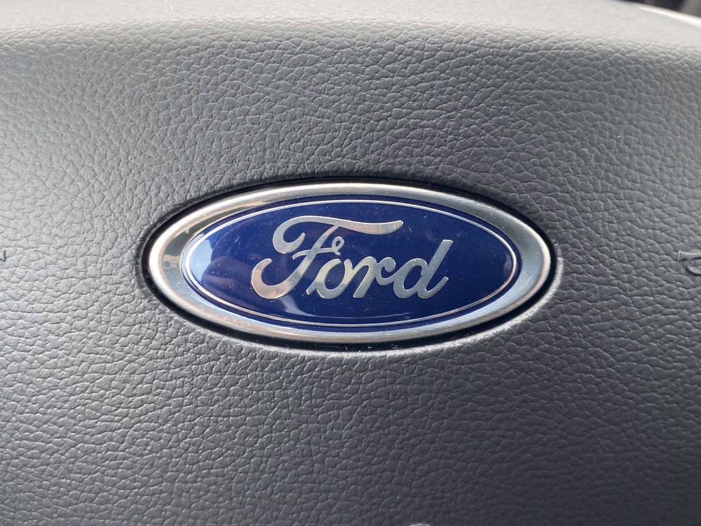 2026 Star White Metallic Tri-Coat Ford Explorer Active RWD SUV