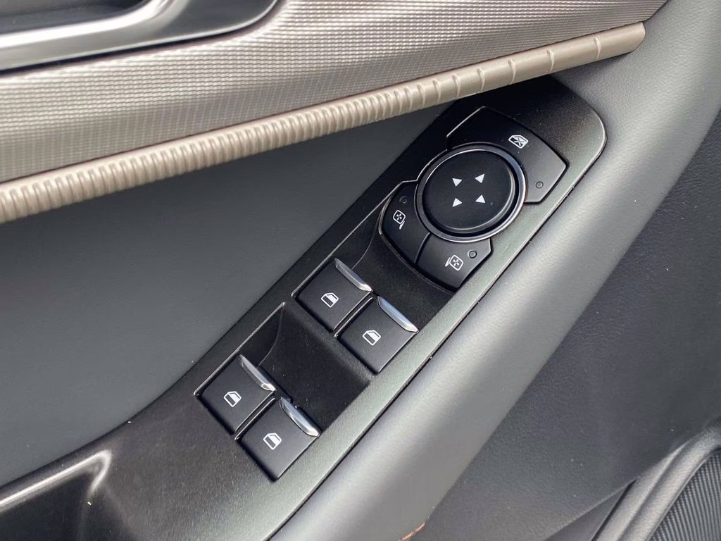 2026 Star White Metallic Tri-Coat Ford Explorer Active RWD SUV