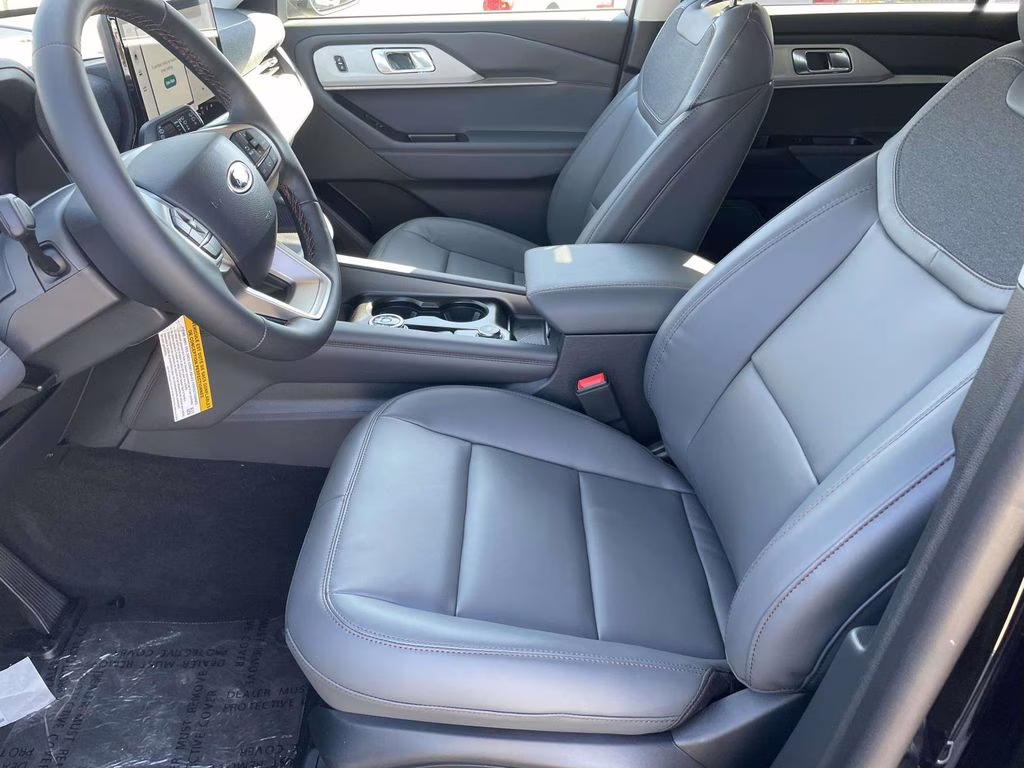 2026 Agate Black Metallic Ford Explorer Active RWD SUV