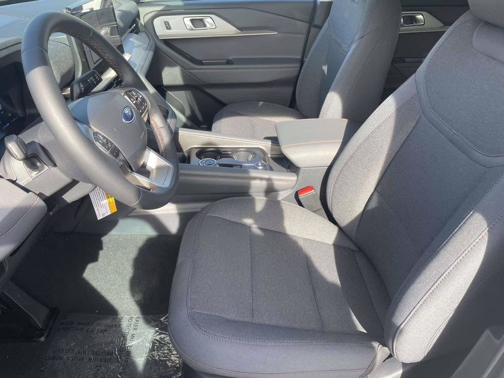 2026 Space White Metallic Ford Explorer Active RWD SUV