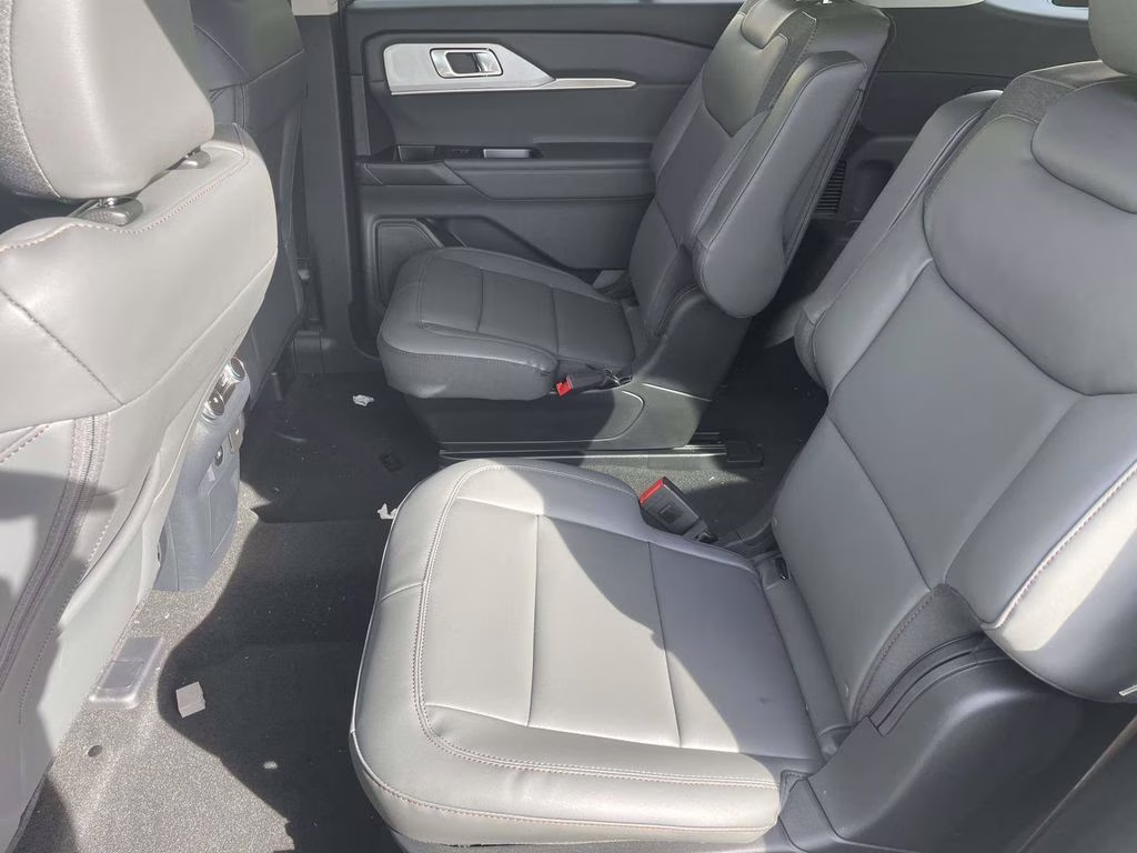 2026 Space White Metallic Ford Explorer Active RWD SUV