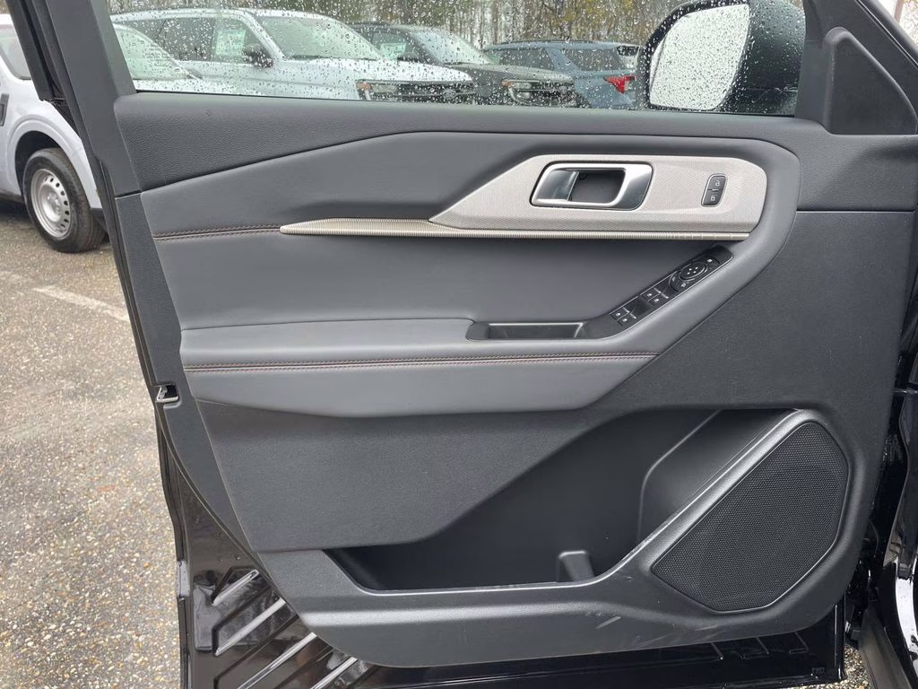 2026 Agate Black Metallic Ford Explorer Active RWD SUV