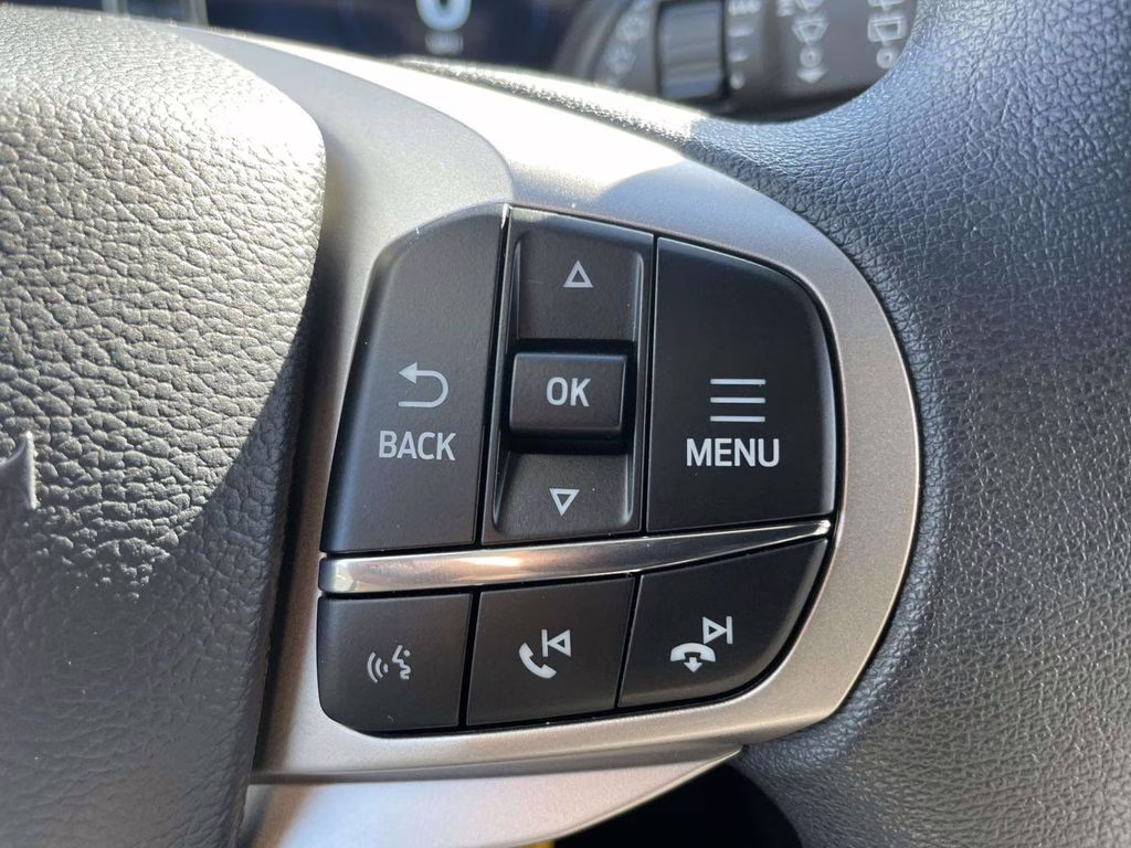 2026 Star White Metallic Tri-Coat Ford Explorer Active RWD SUV