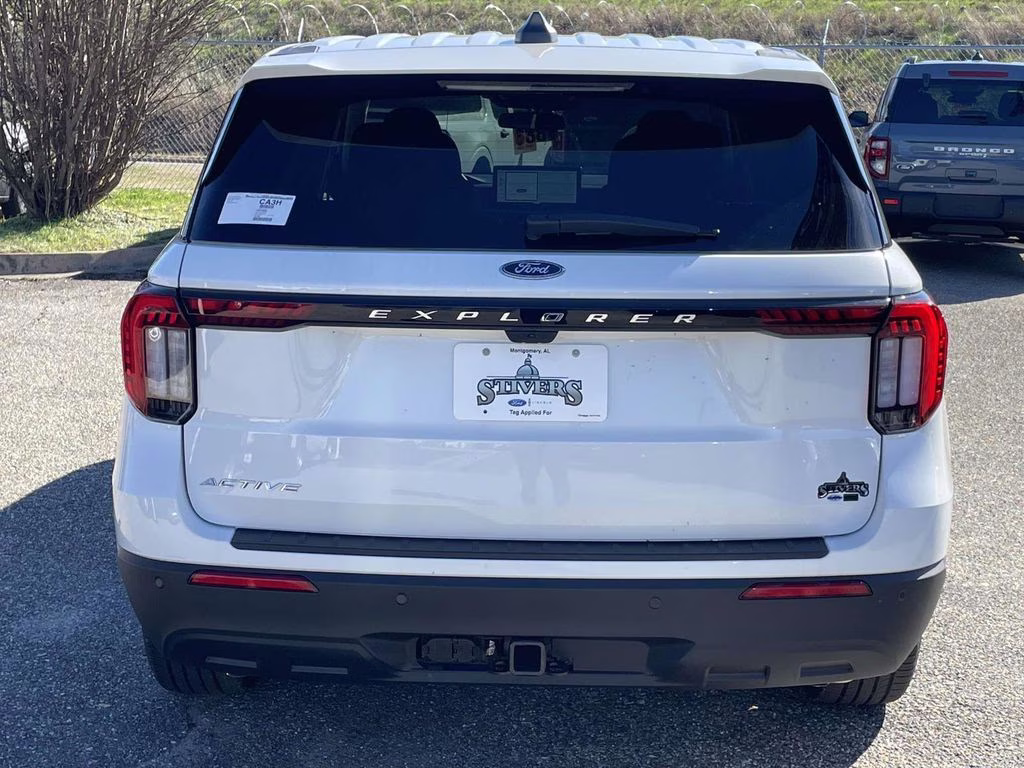 2026 Star White Metallic Tri-Coat Ford Explorer Active RWD SUV