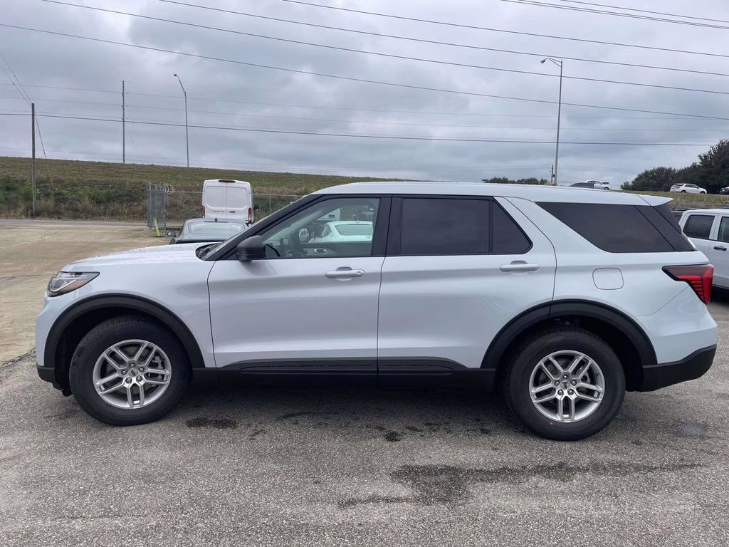 2026 Space White Metallic Ford Explorer Active RWD SUV