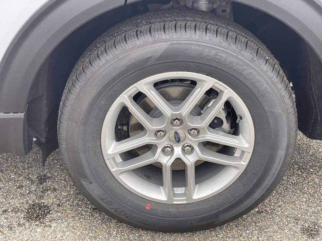 2026 Space White Metallic Ford Explorer Active RWD SUV