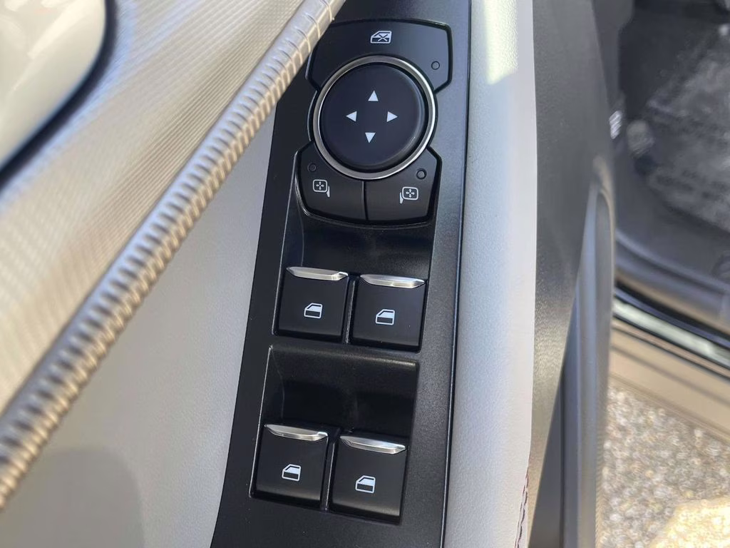 2026 Agate Black Metallic Ford Explorer Active RWD SUV