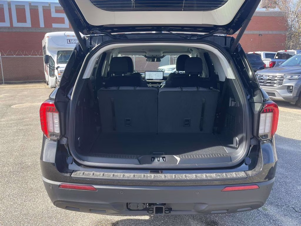 2026 Agate Black Metallic Ford Explorer Active RWD SUV