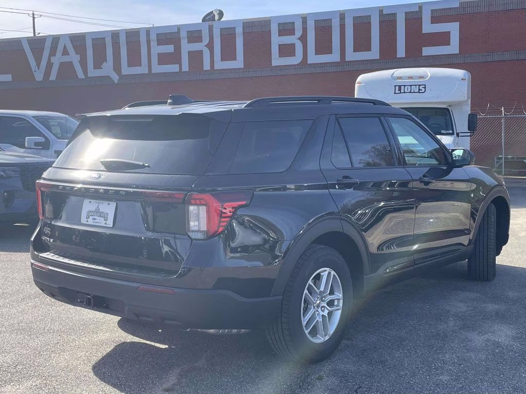 2026 Agate Black Metallic Ford Explorer Active RWD SUV