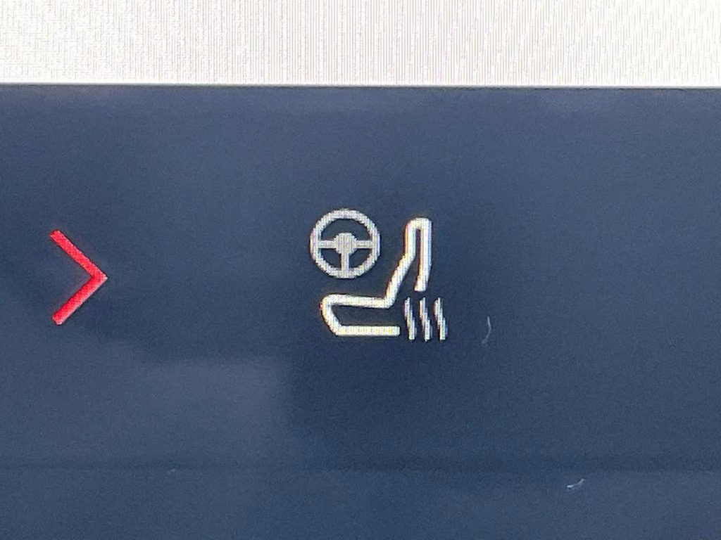 2026 Star White Metallic Tri-Coat Ford Explorer ST-Line RWD SUV