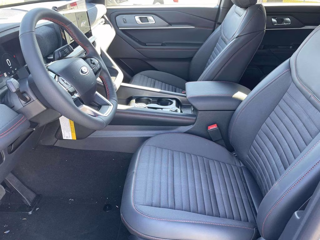 2026 Star White Metallic Tri-Coat Ford Explorer ST-Line RWD SUV