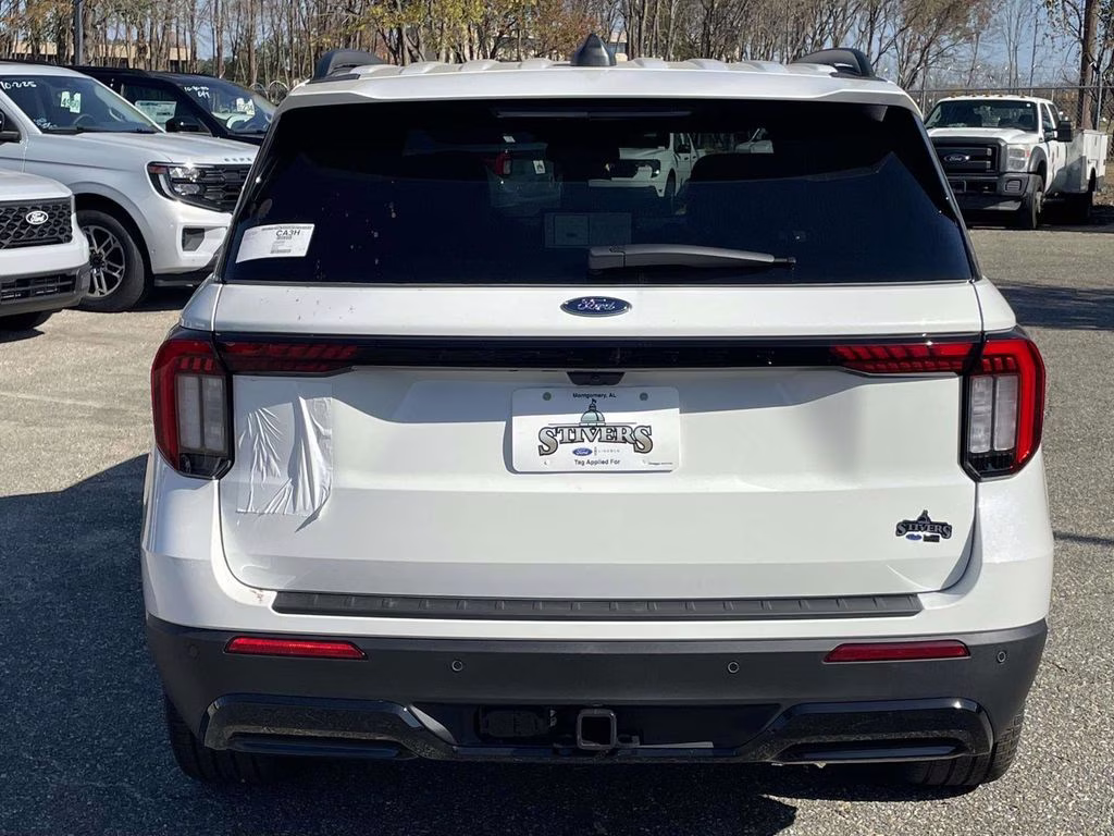 2026 Star White Metallic Tri-Coat Ford Explorer ST-Line RWD SUV