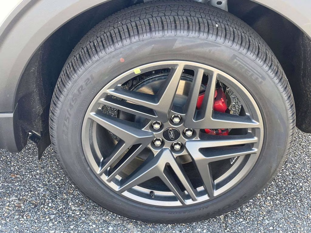 2026 Star White Metallic Tri-Coat Ford Explorer ST-Line RWD SUV