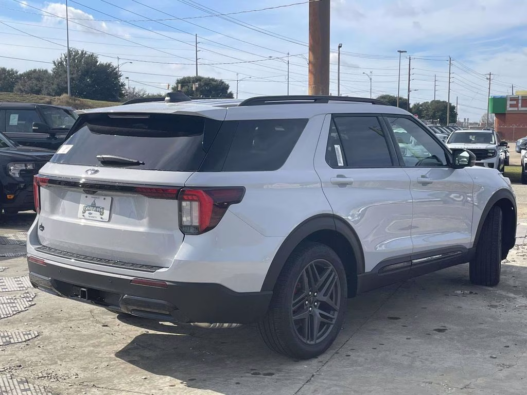 2026 Space White Metallic Ford Explorer ST-Line RWD SUV