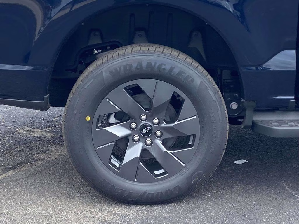 2025 Antimatter Blue Metallic Ford F-150 Lightning Flash AWD Truck