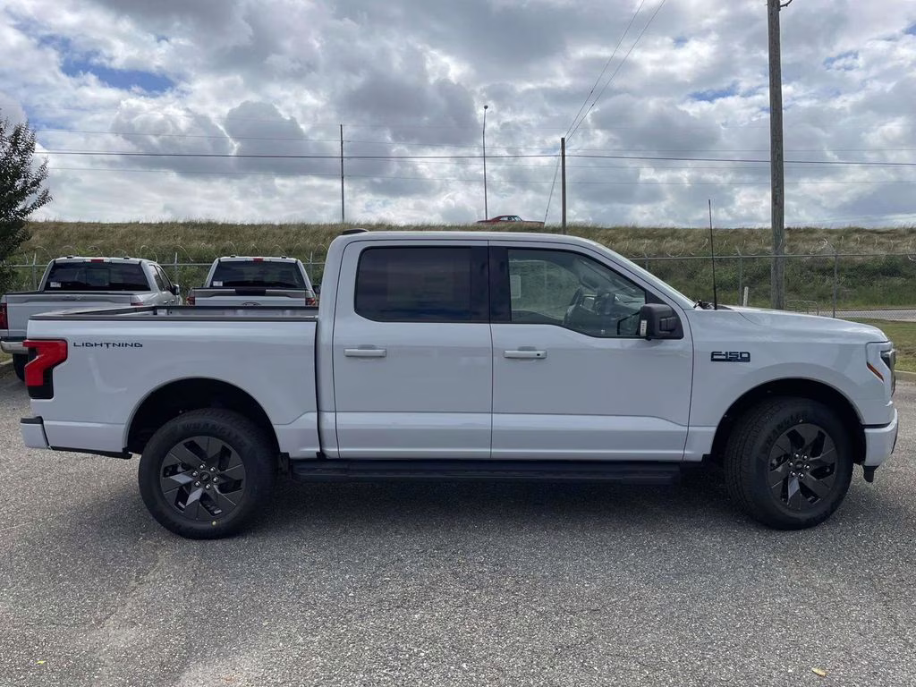 2025 Space White Metallic Ford F-150 Lightning Flash AWD Truck