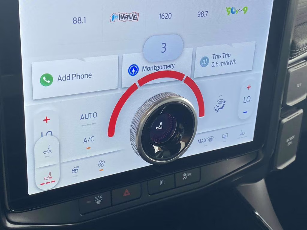 2025 Space White Metallic Ford F-150 Lightning Flash AWD Truck