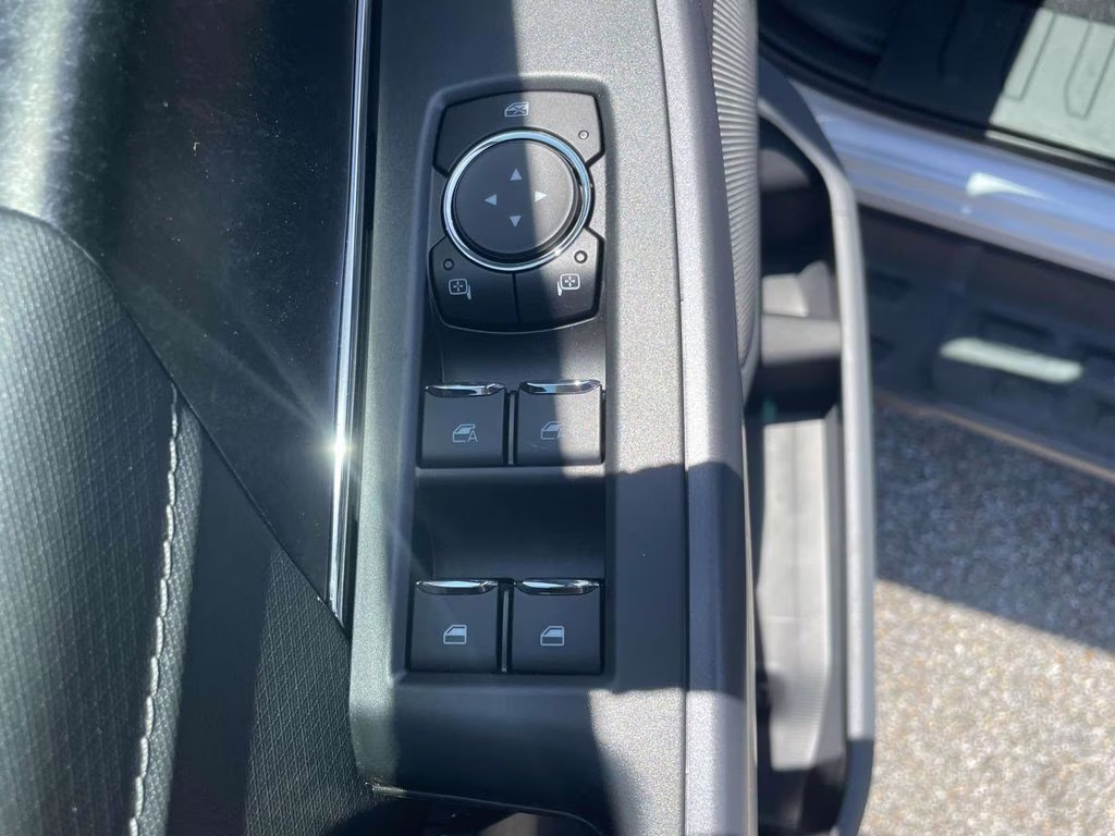 2025 Agate Black Metallic Ford F-150 Lightning Flash AWD Truck