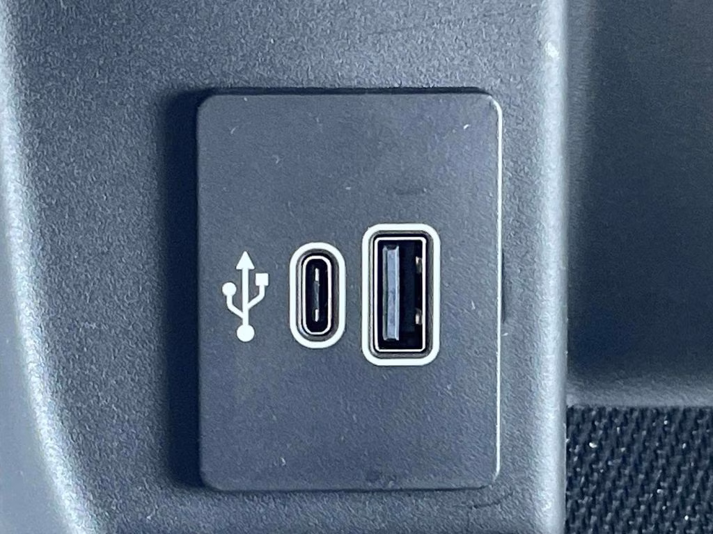 2025 Agate Black Metallic Ford F-150 Lightning Flash AWD Truck