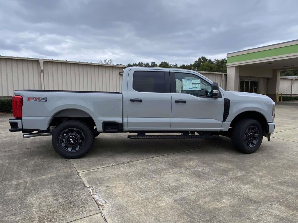 2026 Avalanche Ford Super Duty F-250 SRW XL 4X4 Truck