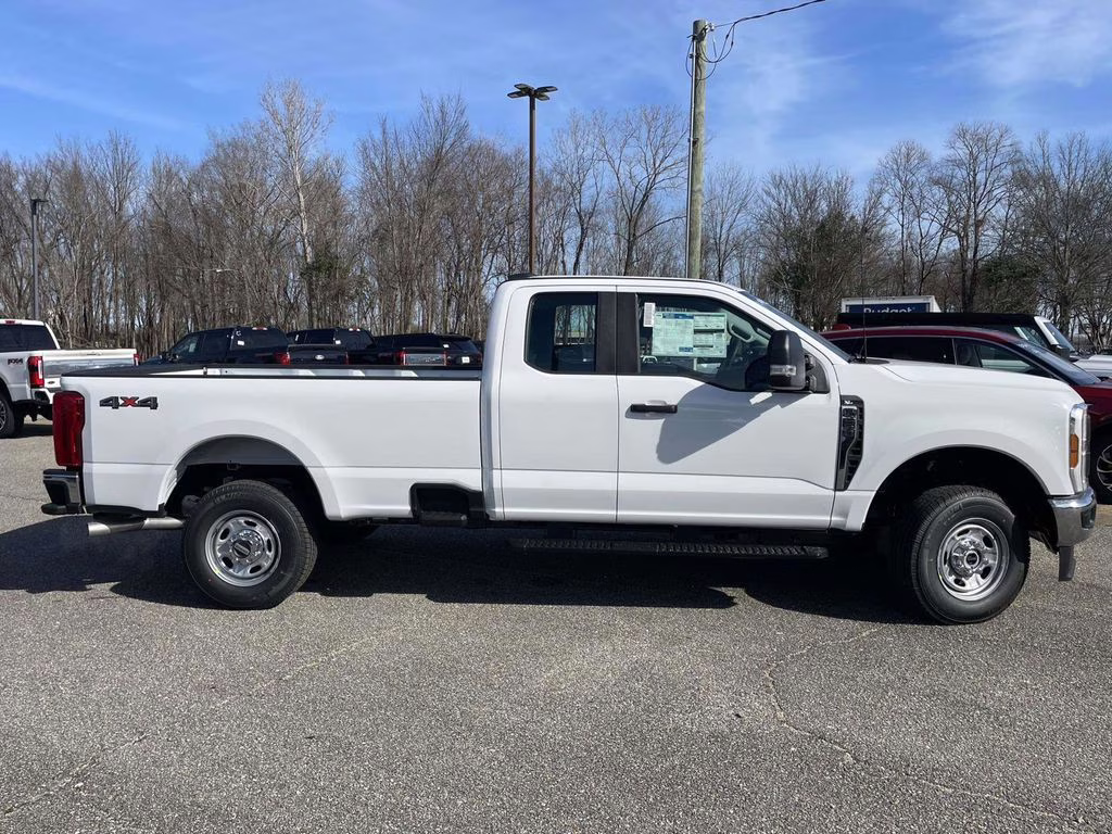 2026 Oxford White Ford Super Duty F-250 SRW XL 4X4 Truck