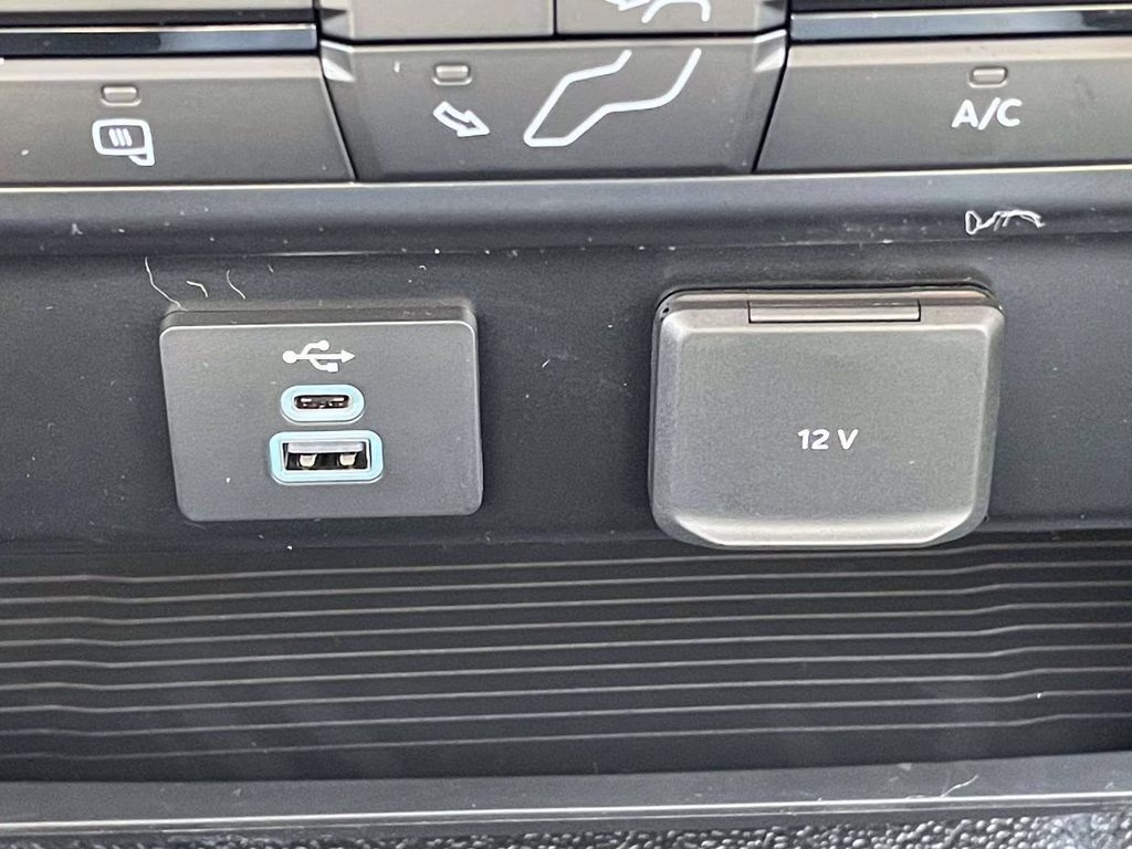 2026 Oxford White Ford Super Duty F-250 SRW XL 4X4 Truck