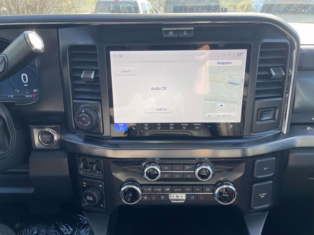 2026 Oxford White Ford Super Duty F-250 SRW Lariat 4X4 Truck