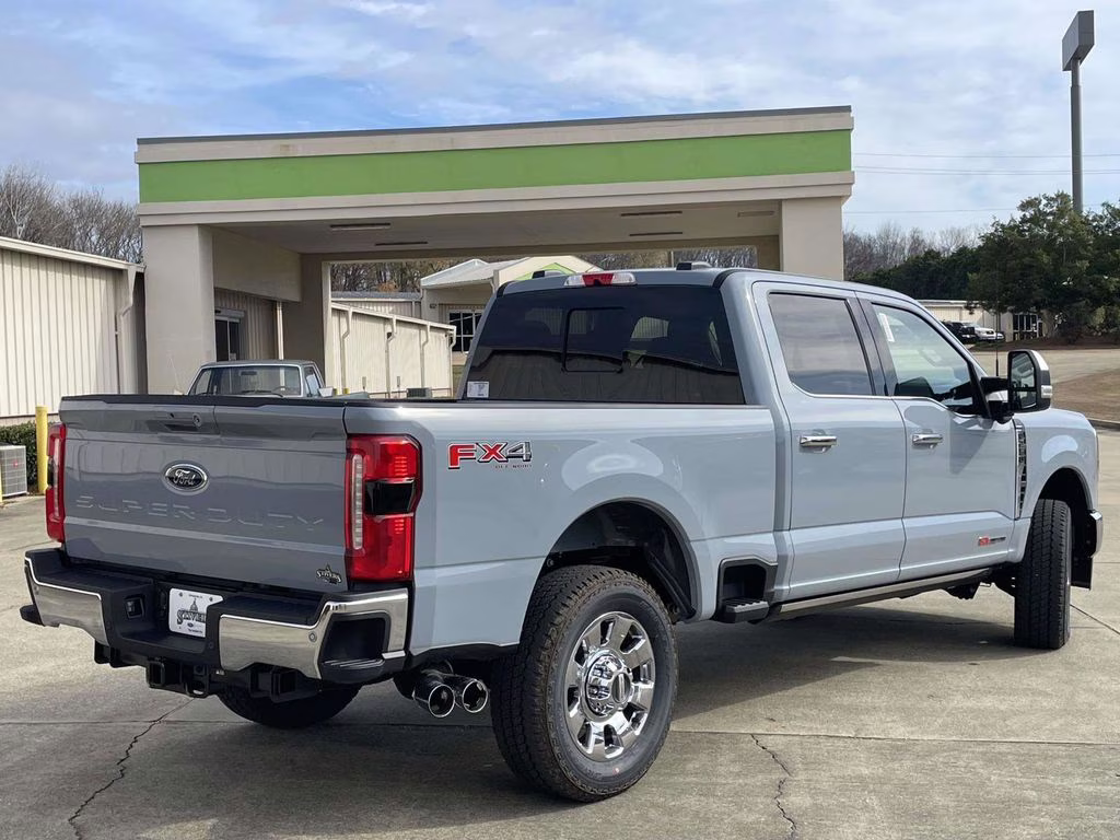 2026 Glacier Gray Metallic Tri-Coat Ford Super Duty F-250 SRW Lariat 4X4 Truck
