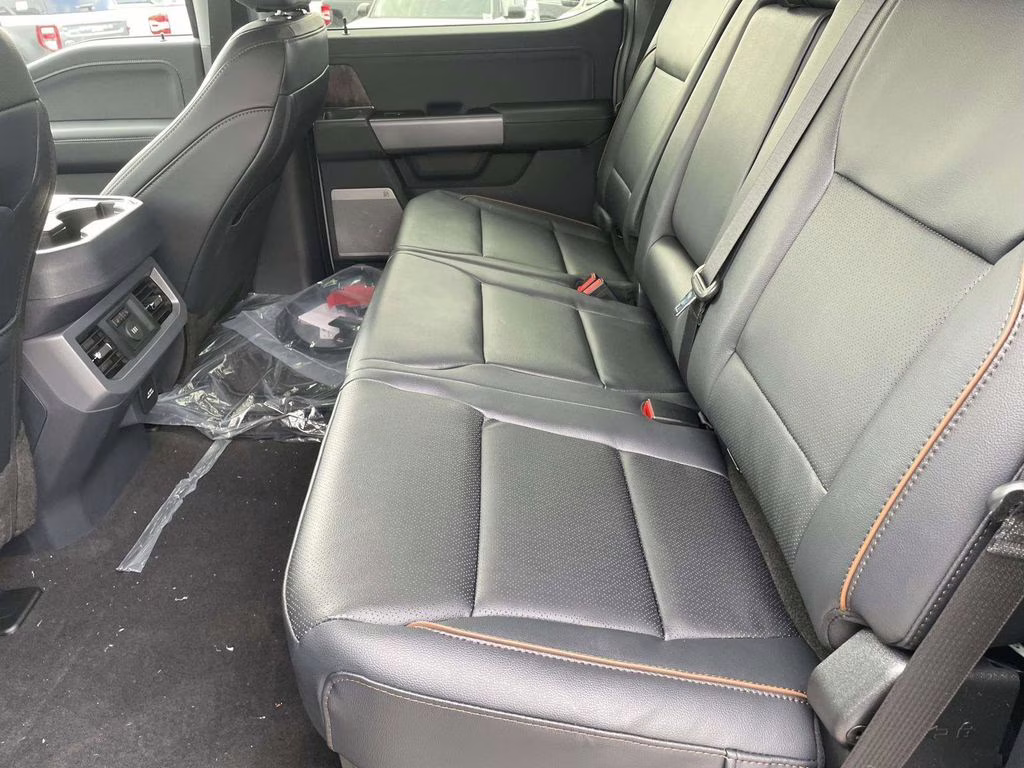 2026 Avalanche Ford Super Duty F-250 SRW Lariat 4X4 Truck