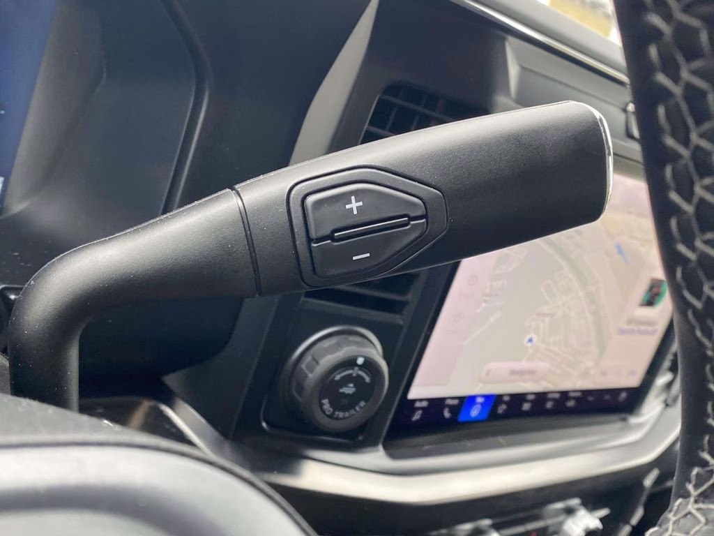 2026 Avalanche Ford Super Duty F-350 SRW Lariat 4X4 Truck