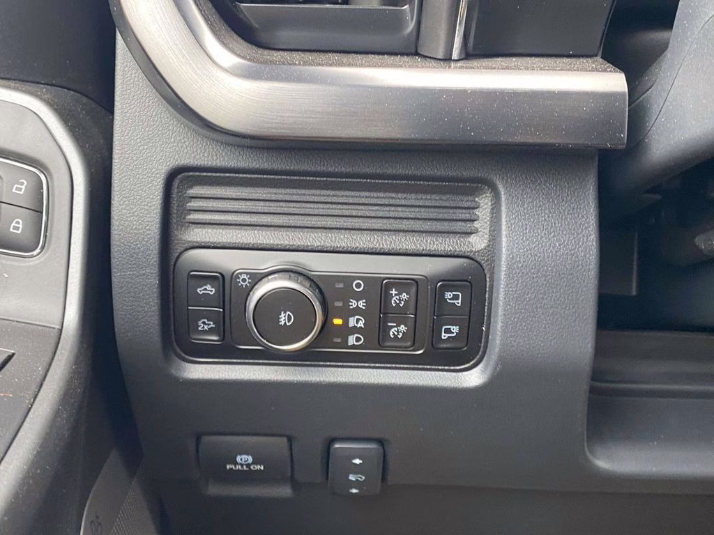 2026 Avalanche Ford Super Duty F-350 SRW Lariat 4X4 Truck