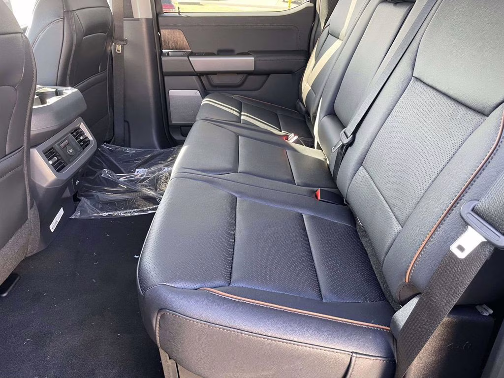 2026 Agate Black Metallic Ford Super Duty F-350 SRW Lariat 4X4 Truck