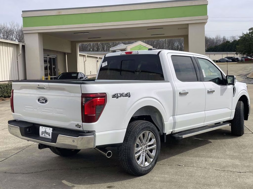 2026 Oxford White Ford F-150 XLT 4X4 Truck