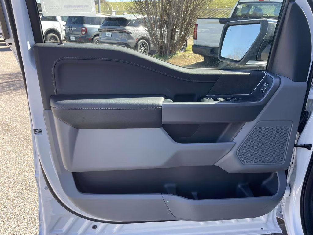 2026 Oxford White Ford F-150 XLT 4X4 Truck