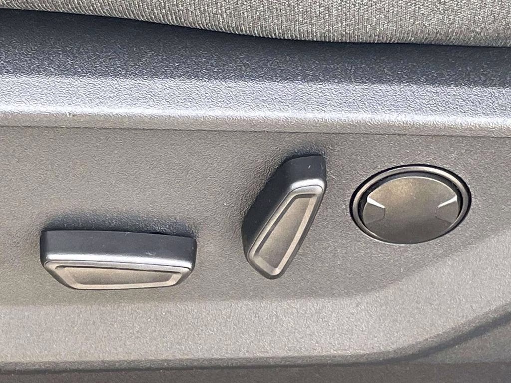 2026 Oxford White Ford F-150 XLT 4X4 Truck