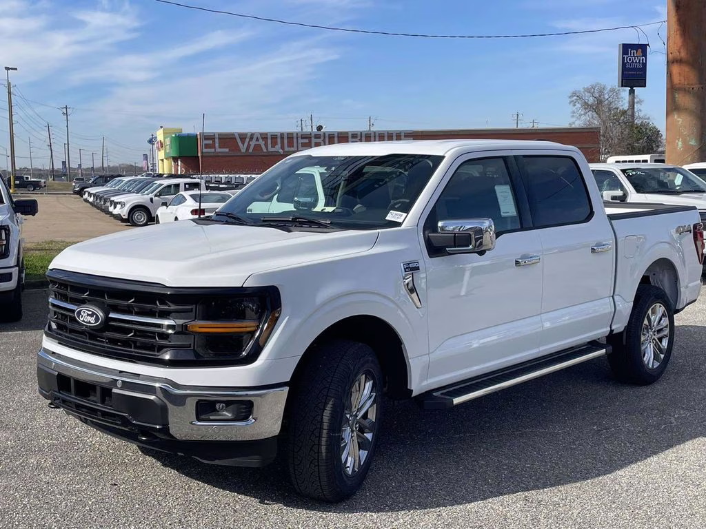 2026 Oxford White Ford F-150 XLT 4X4 Truck