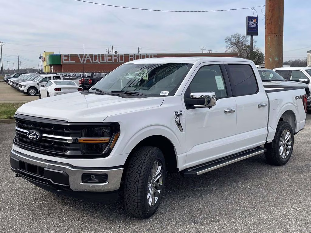 2026 Oxford White Ford F-150 XLT 4X4 Truck