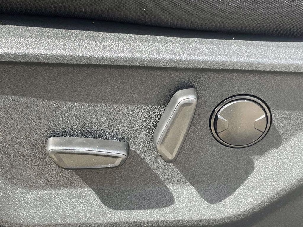 2025 Iconic Silver Metallic Ford F-150 XLT 4X4 Truck