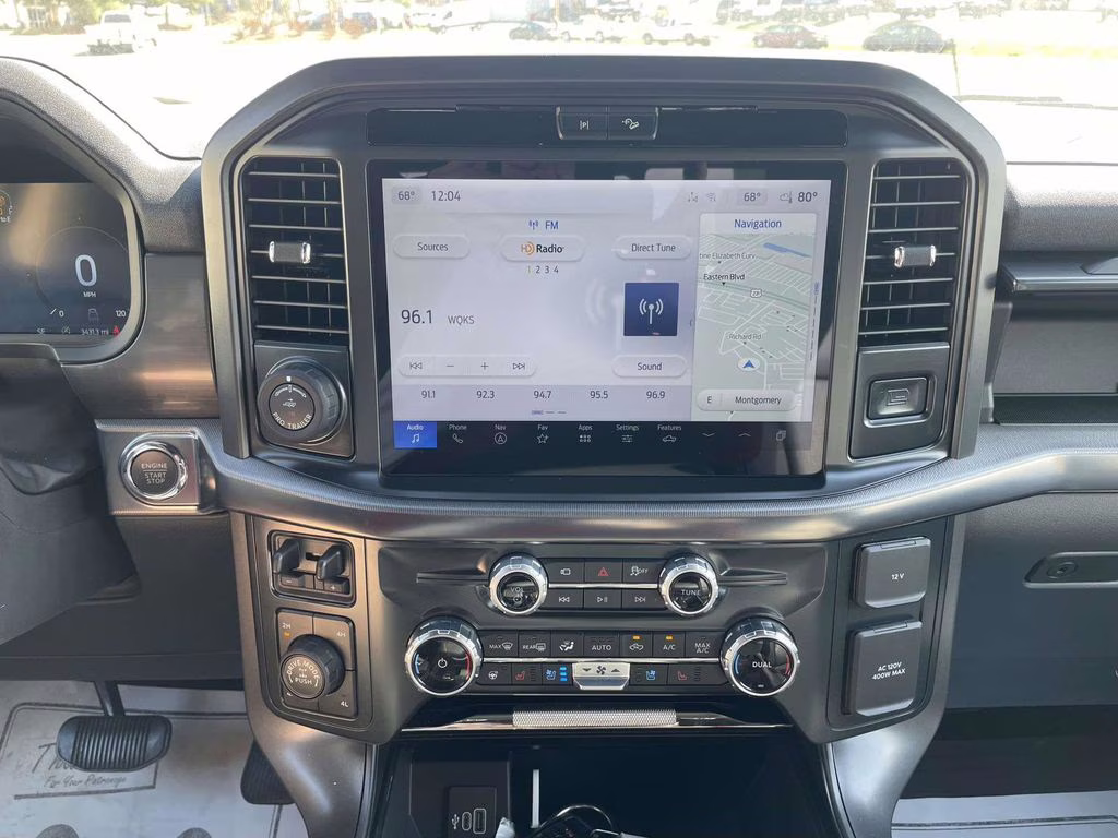 2025 Space White Metallic Ford F-150 Lariat 4X4 Truck