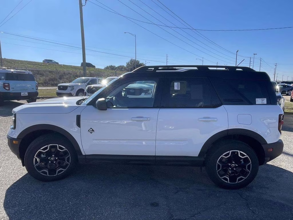 2025 Oxford White Ford Bronco Sport Outer Banks 4X4 SUV