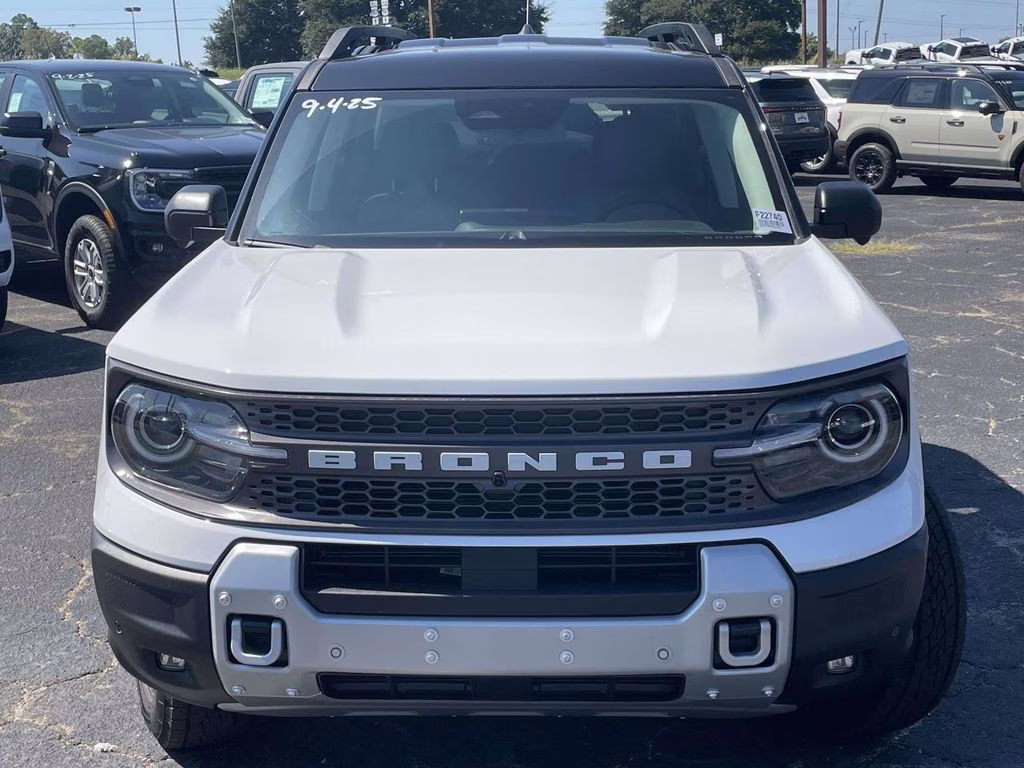 2025 Oxford White Ford Bronco Sport Badlands 4X4 SUV