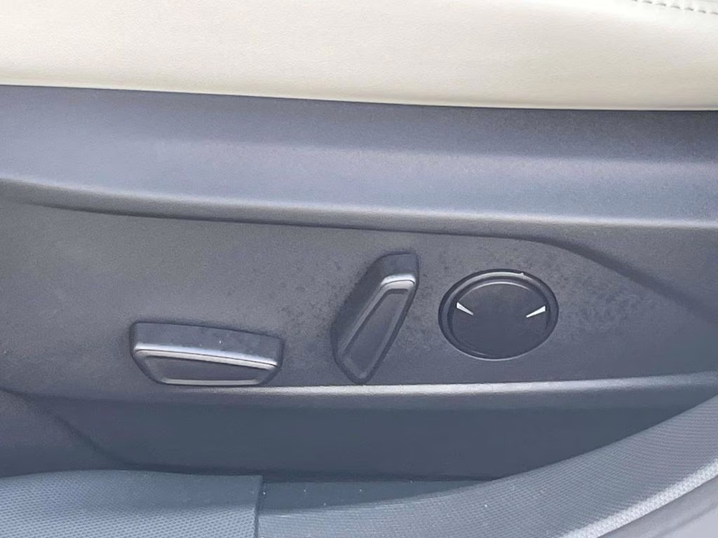 2025 Star White Metallic Tri-Coat Ford Mustang Mach-E Premium RWD SUV