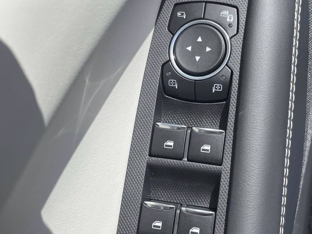 2025 Star White Metallic Tri-Coat Ford Mustang Mach-E Premium RWD SUV