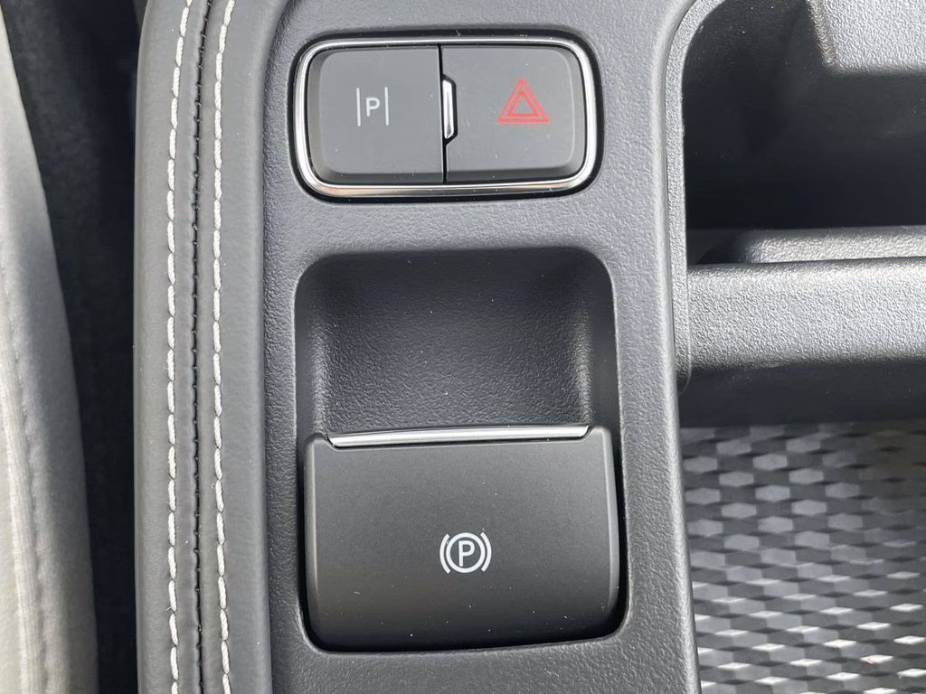 2025 Star White Metallic Tri-Coat Ford Mustang Mach-E Premium RWD SUV