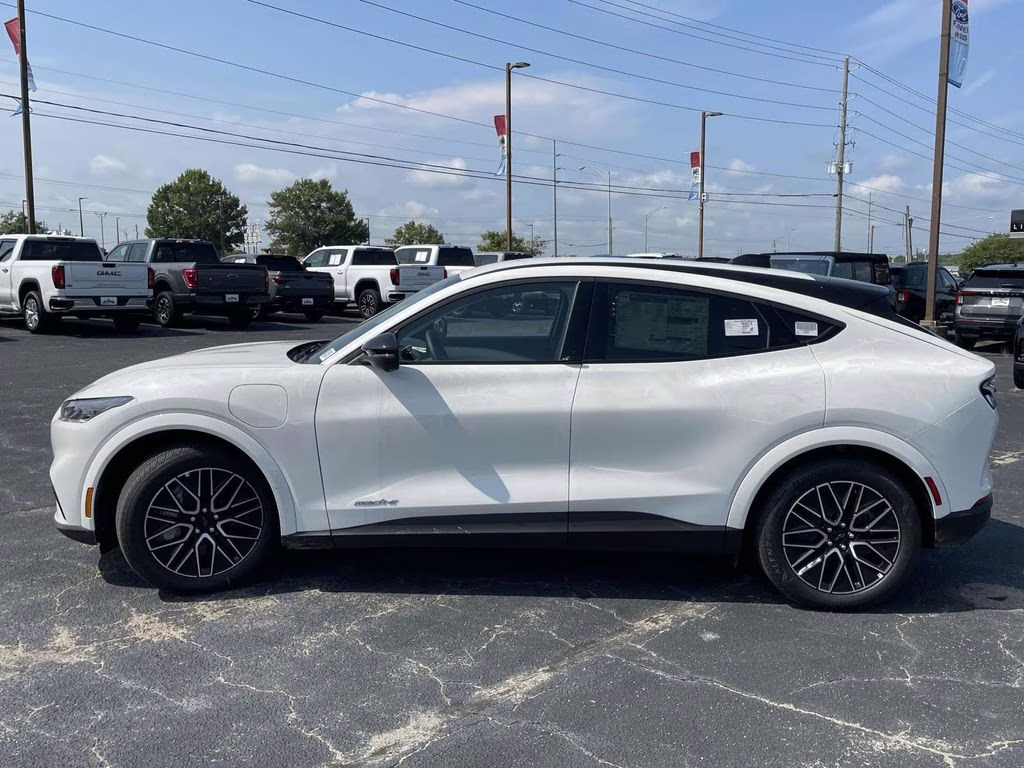 2025 Star White Metallic Tri-Coat Ford Mustang Mach-E Premium RWD SUV