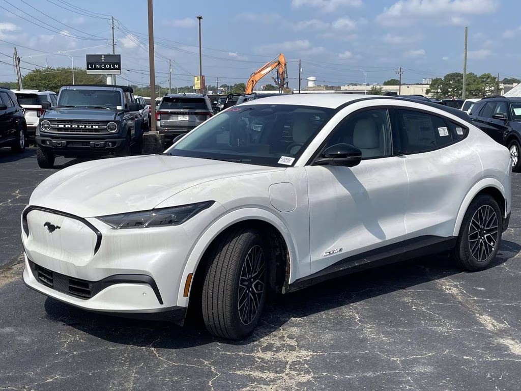 2025 Star White Metallic Tri-Coat Ford Mustang Mach-E Premium RWD SUV