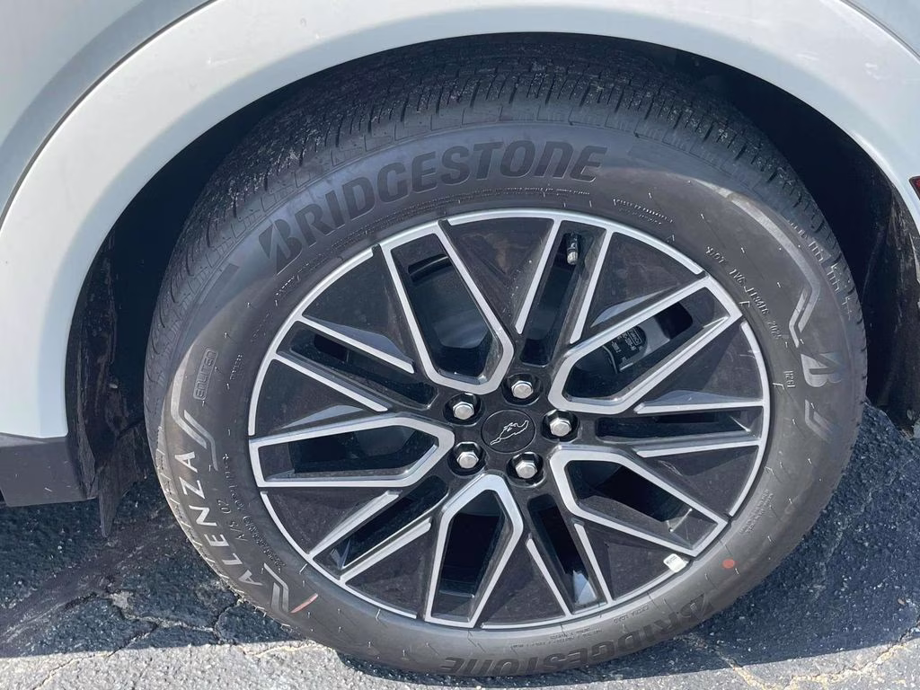 2025 Star White Metallic Tri-Coat Ford Mustang Mach-E Premium RWD SUV