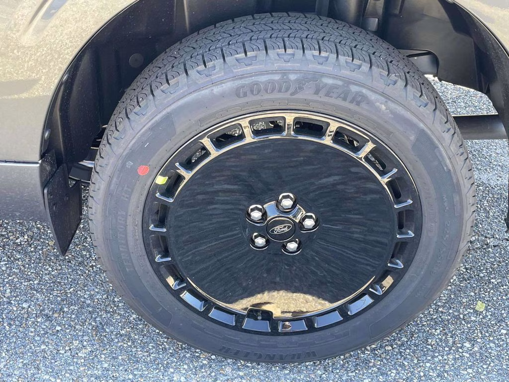 2026 Carbonized Gray Metallic Ford Maverick Lobo Standard AWD Truck